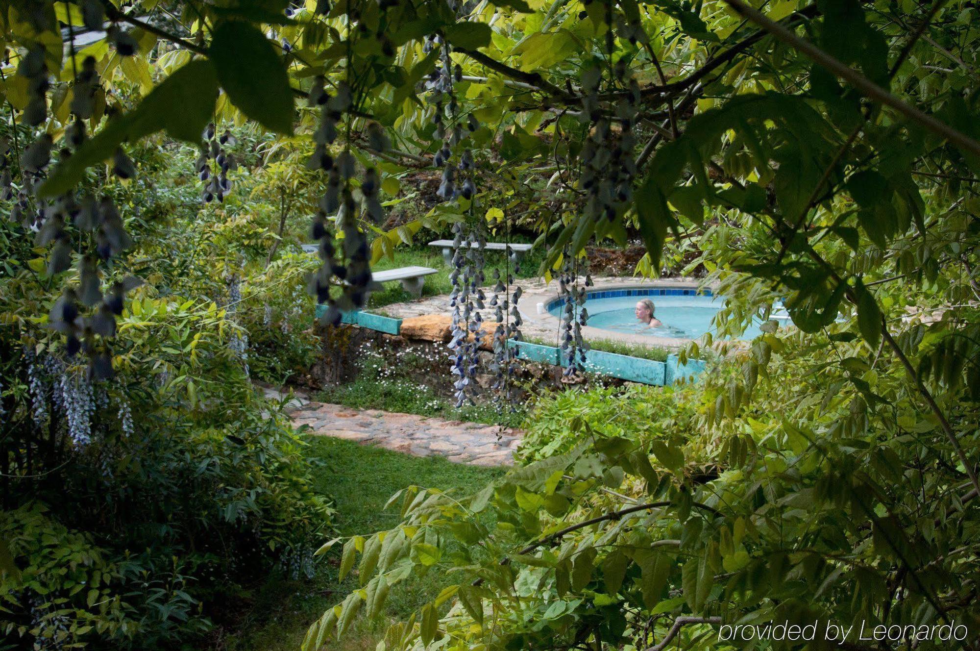 Vichy Springs Resort Юкайа Экстерьер фото